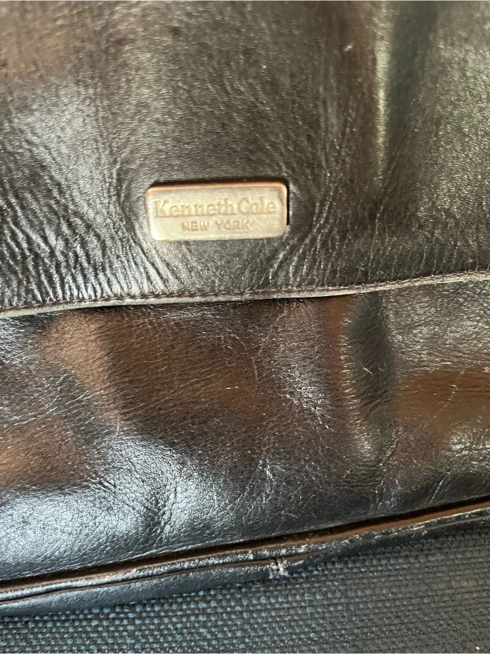 Vintage Kenneth Cole Genuine Leather Shoulder Crossbody Bag